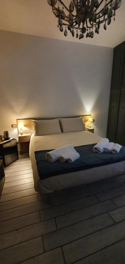 Piazza Martiri Rooms Кальяри Экстерьер фото