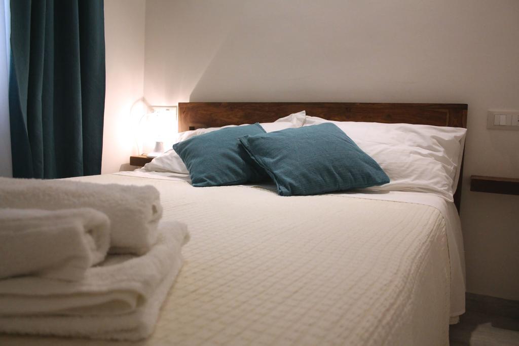 Piazza Martiri Rooms Кальяри Номер фото