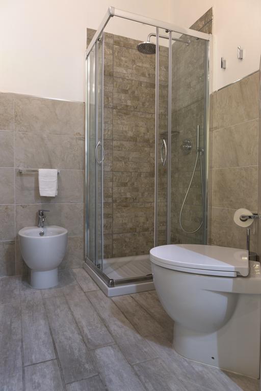 Piazza Martiri Rooms Кальяри Экстерьер фото